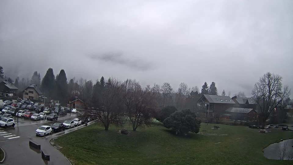 Webcam au niveau de la mairie du village du Bourg d'Oisans, aux pieds de l'Alpe d'Huez et aux portes du parc des Écrins