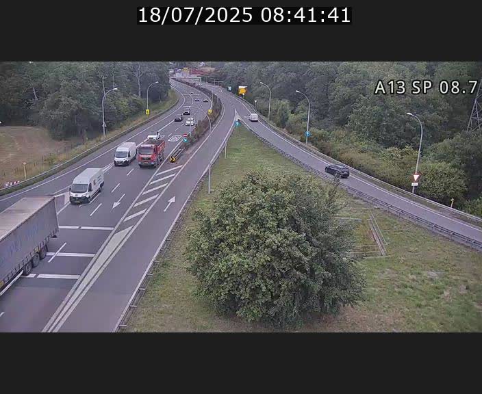 Traffic live webcam Luxembourg Jonction Lankelz - A13 direction Pétange - BK 8.7 