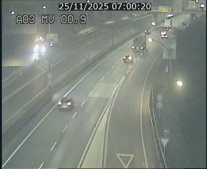 Traffic live webcam Luxembourg Croix de Gasperich - A3 - BK 0.4 - direction Luxembourg