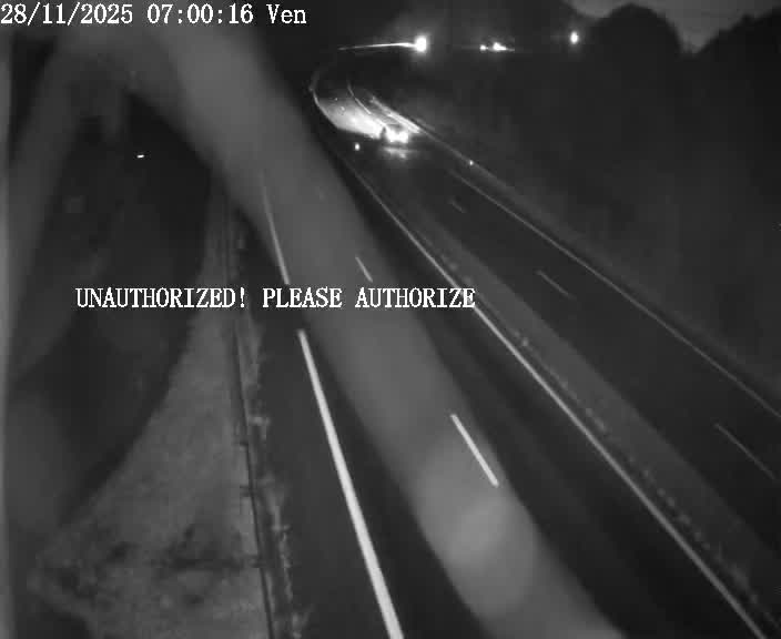 Webcam sur la D910 située dans la Côte des 4 vents. Vue orientée vers le bas, vers Saint-Avold.