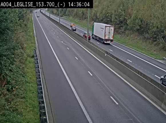 Webcam autoroute A4 (E411-E25) à Léglise, avant la jonction avec la N40. Vue orientée vers Bruxelles