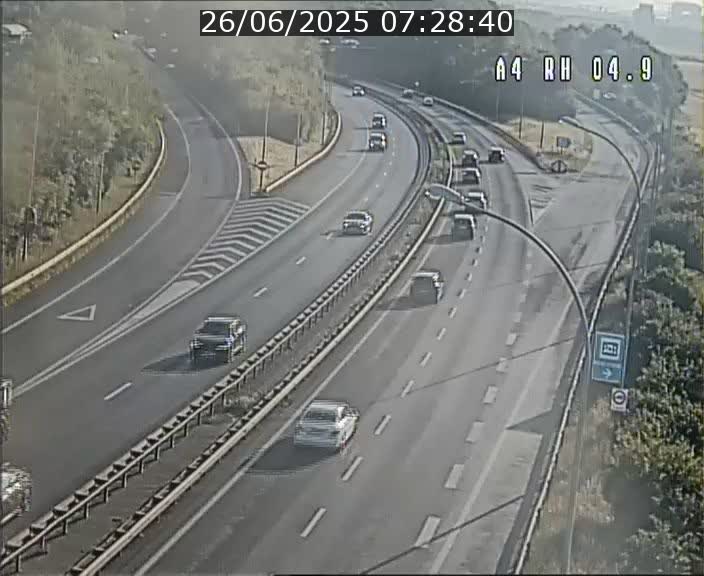 Traffic live webcam Luxembourg Leudelange - A4 - BK 4.9 - direction Luxembourg