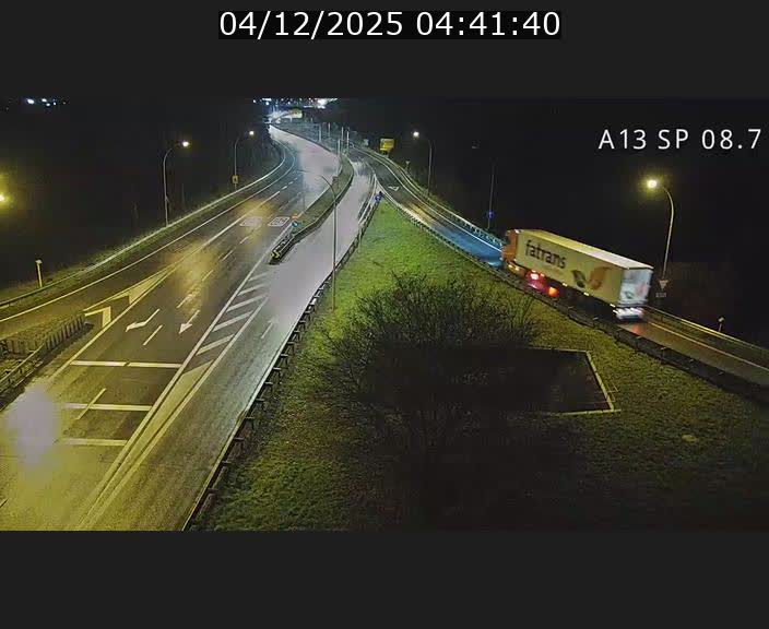 Traffic live webcam Luxembourg Jonction Lankelz - A13 direction Pétange - BK 8.7 