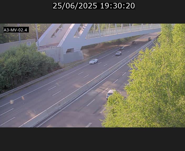 Webcam autoroute de la France (A3) au Luxembourg à Fentange, à proximité de la Croix de Gasperich. Vue orientée vers la Cloche d'Or