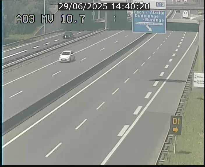 Traffic live webcam Luxembourg Croix de Bettembourg - A3 - BK 10.7 - direction France
