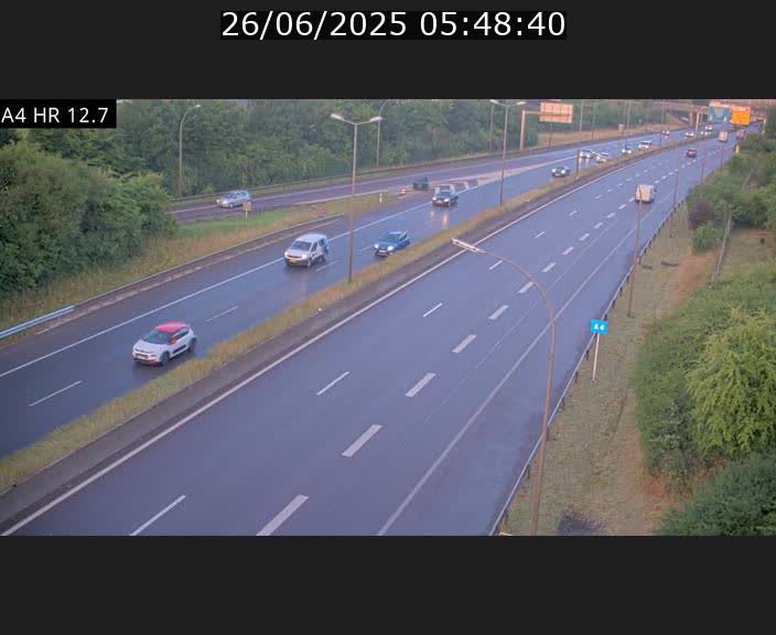Traffic live webcam Luxembourg Esch sur Alzette - A4 - BK 12.7 - direction Esch-Belval