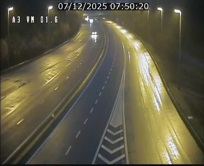 Traffic live webcam Luxembourg - Croix de Gasperich - A3 - BK 1.6 - direction France/Aire de Berchem
