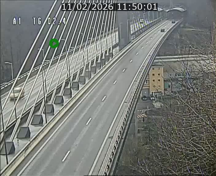 Traffic live webcam Luxembourg Sandweiler - A1 direction Luxembourg-ville - BK 2.4