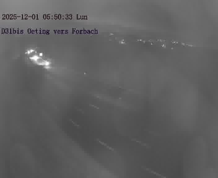 Caméra routière située sur D31bis (France) à Oeting, orientée vers Forbach, surveillant en continu la circulation locale et régionale.