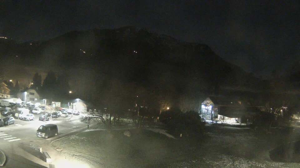 Webcam au niveau de la mairie du village du Bourg d'Oisans, aux pieds de l'Alpe d'Huez et aux portes du parc des Écrins