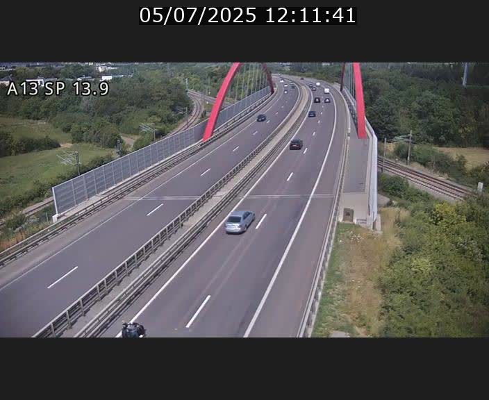 Traffic live webcam Luxembourg Kayl - A13 direction Esch-sur-Alzette/Luxembourg-ville - BK 13.9