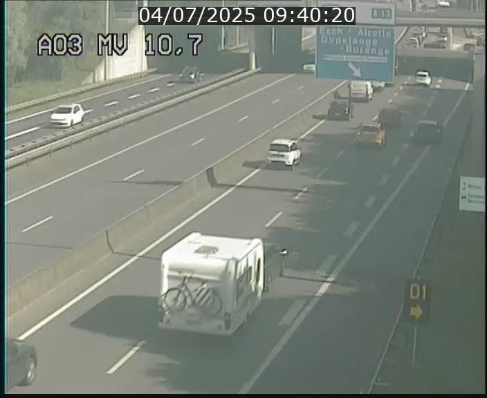 Traffic live webcam Luxembourg Croix de Bettembourg - A3 - BK 10.7 - direction France