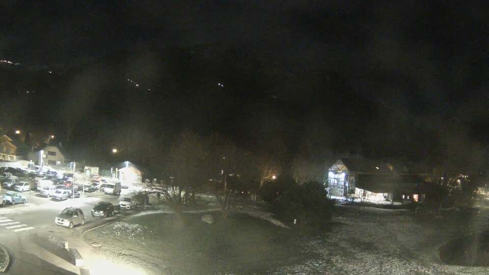 Webcam au niveau de la mairie du village du Bourg d'Oisans, aux pieds de l'Alpe d'Huez et aux portes du parc des Écrins