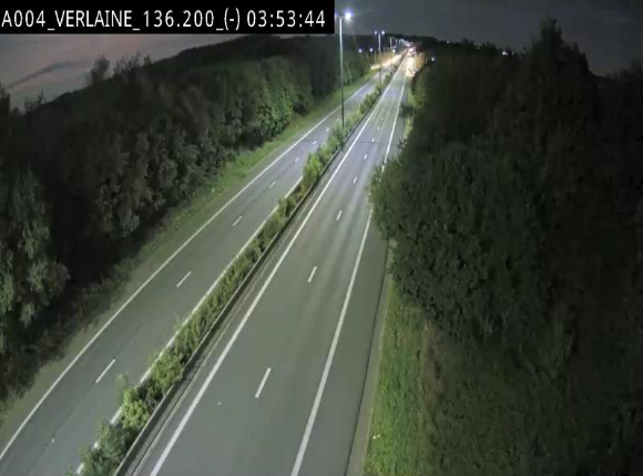 Webcam sur l'E411 à hauteur du pont surplombant la N40, à proximité de la sortie 26 Verlaine - Libramont-Chevigny. Vue orientée vers Namur