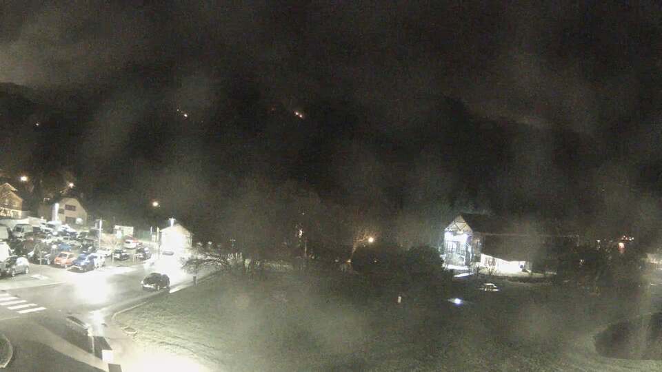 Webcam au niveau de la mairie du village du Bourg d'Oisans, aux pieds de l'Alpe d'Huez et aux portes du parc des Écrins