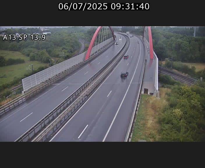Traffic live webcam Luxembourg Kayl - A13 direction Esch-sur-Alzette/Luxembourg-ville - BK 13.9