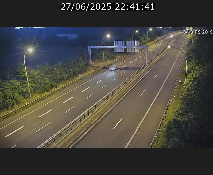 Traffic live webcam Luxembourg Croix de Bettembourg, rond-point d'Hellange - A13 direction Allemagne - BK 20.9