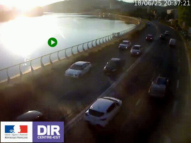 Webcam sur le quai Parjot à Vienne, aux Portes de Lyon, sur la Nationale 7, à la jonction avec le boulevard du Rhône-nord (D1407), caméra orientée vers Lyon