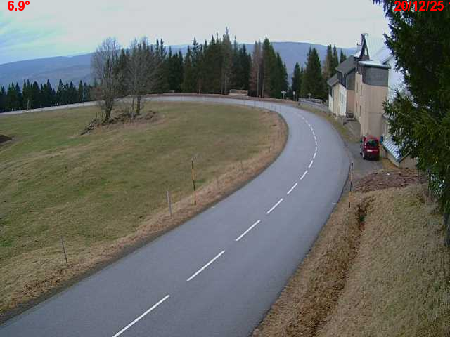 Webcam en haut du col du Ballon d'Alsace sur la D465 à 1075 mètres d'altitude dans les Vosges