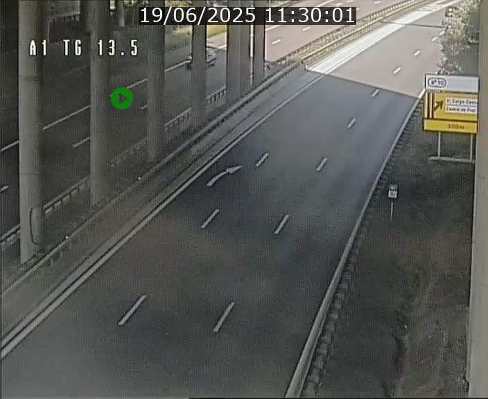 Traffic live webcam Luxembourg Senningen - A1 direction Luxembourg - BK 13.5