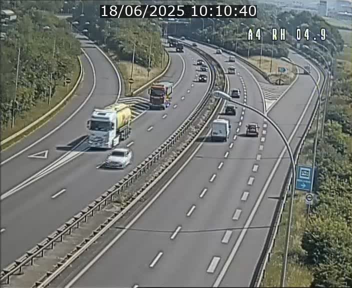Traffic live webcam Luxembourg Leudelange - A4 - BK 4.9 - direction Luxembourg