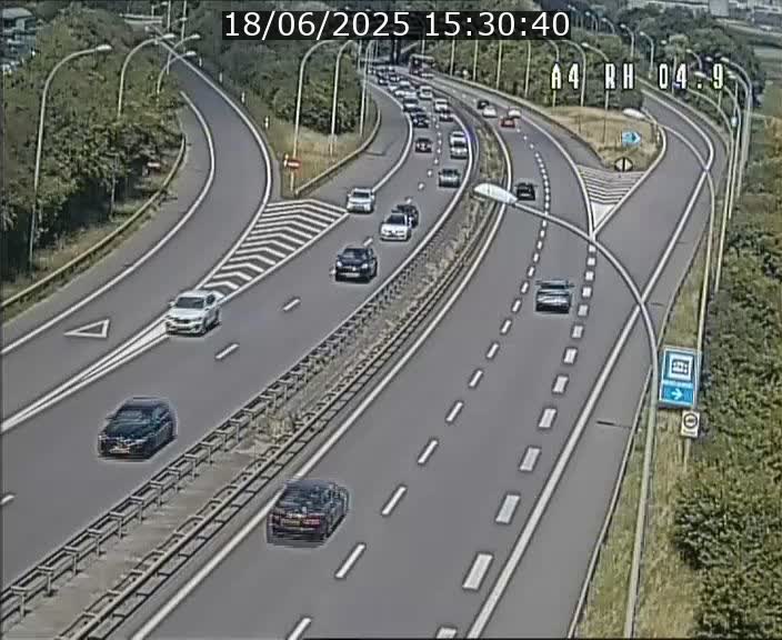 Traffic live webcam Luxembourg Leudelange - A4 - BK 4.9 - direction Luxembourg