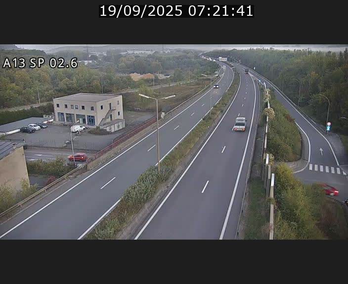 Traffic live webcam Luxembourg Sanem - A13 direction Pétange - BK 2.6