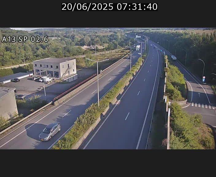 Traffic live webcam Luxembourg Sanem - A13 direction Pétange - BK 2.6