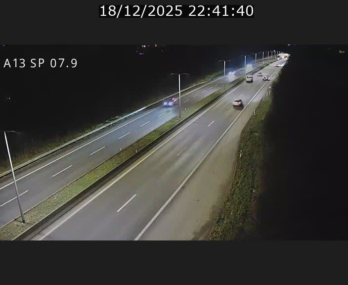 Traffic live webcam Luxembourg Jonction Lankelz - A13 direction Pétange - BK 7.9
