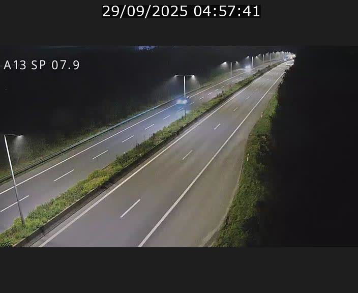 Traffic live webcam Luxembourg Jonction Lankelz - A13 direction Pétange - BK 7.9