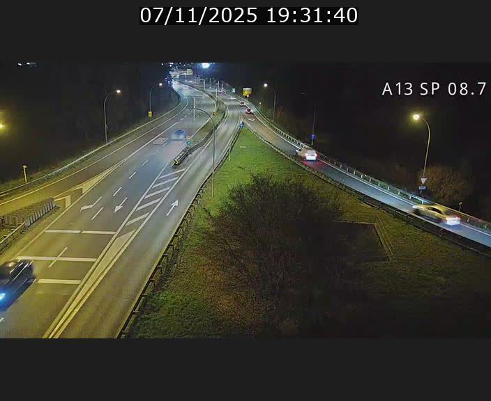Traffic live webcam Luxembourg Jonction Lankelz - A13 direction Pétange - BK 8.7