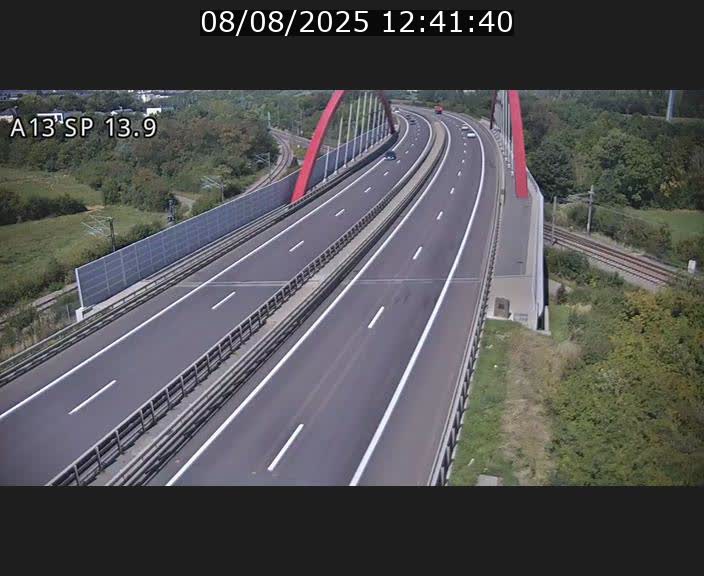 Traffic live webcam Luxembourg Kayl - A13 direction Esch-sur-Alzette/Luxembourg-ville - BK 13.9