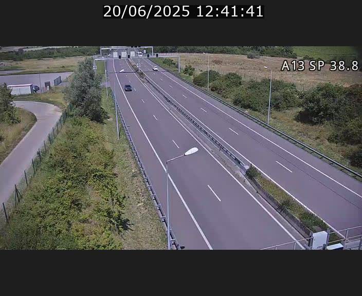 Webcam autoroute A13 à l'entrée ouest du tunnel Markusbierg à Schengen. Vue orientée vers le tunnel et l'Allemagne
