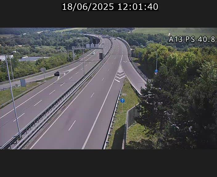 Webcam autoroute A13 à la sortie est du tunnel Markusbierg à Schengen. Vue sur le pont de la Moselle, vers l'Allemagne