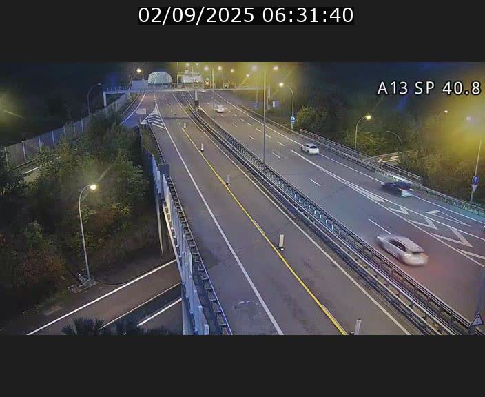Webcam avec vue sur l'entrée côté allemand du tunnel Markusbierg à Schengen. Vue orientée vers le tunnel et Bettembourg