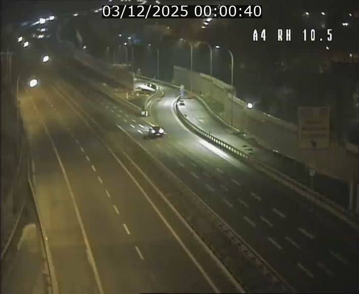 Traffic live webcam Luxembourg Pontpierre - A4 - BK 10.5 - direction Luxembourg