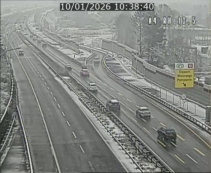 Traffic live webcam Luxembourg Pontpierre - A4 - BK 10.5 - direction Luxembourg