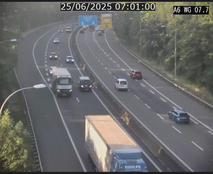 Traffic live webcam Luxembourg - Bridel - A6 - BK 7.7 - direction Belgique