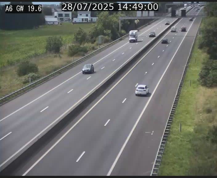 Traffic live webcam Luxembourg - Steinfort - A6 - BK 19.6 - direction Belgique