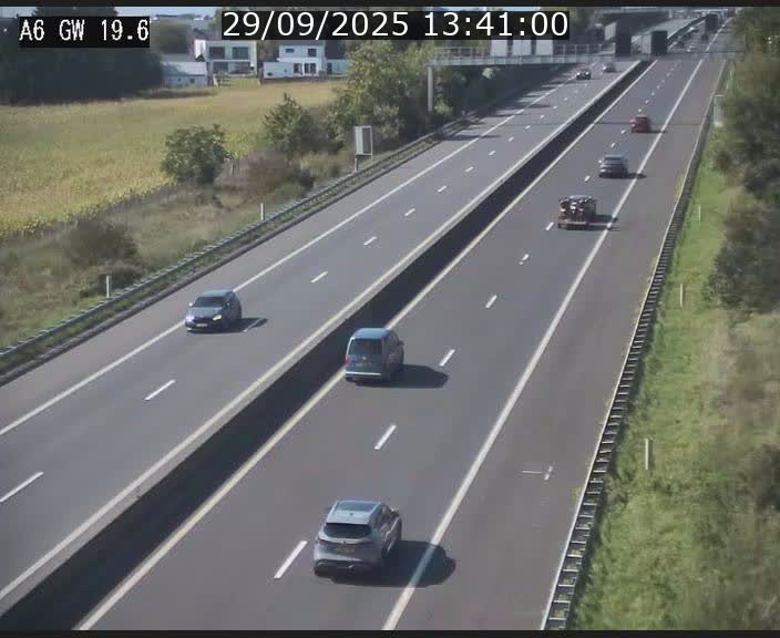 Traffic live webcam Luxembourg - Steinfort - A6 - BK 19.6 - direction Belgique