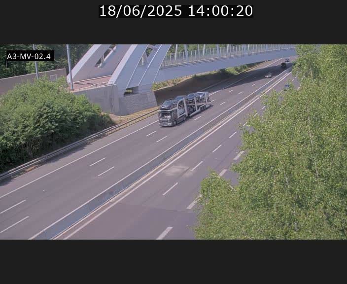 Webcam autoroute de la France (A3) au Luxembourg à Fentange, à proximité de la Croix de Gasperich. Vue orientée vers la Cloche d'Or