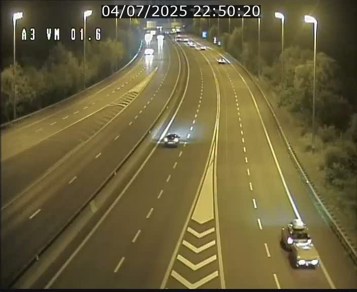 Traffic live webcam Luxembourg - Croix de Gasperich - A3 - BK 1.6 - direction France/Aire de Berchem