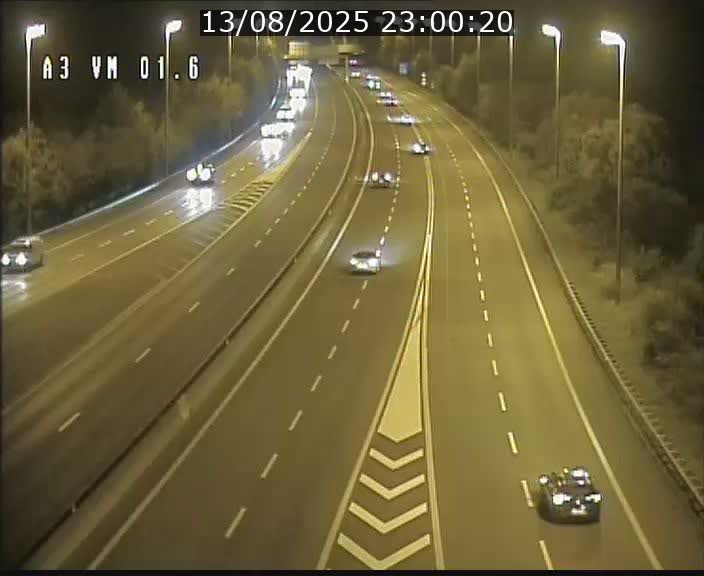 Traffic live webcam Luxembourg - Croix de Gasperich - A3 - BK 1.6 - direction France/Aire de Berchem