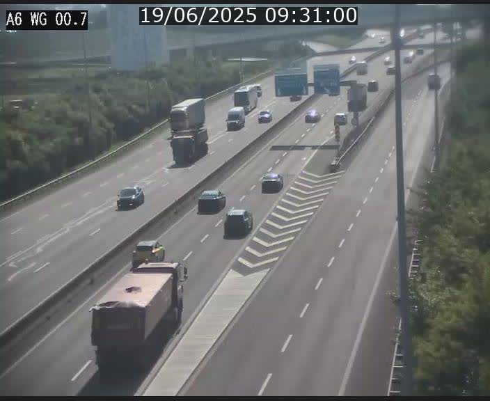 Traffic live webcam Luxembourg Croix de Cessange - A6 - BK 0.7 - direction A3 France