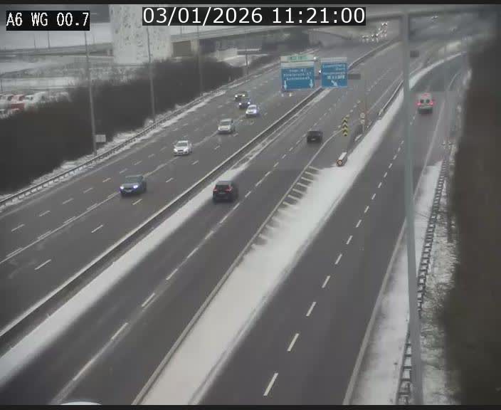 Traffic live webcam Luxembourg Croix de Cessange - A6 - BK 0.7 - direction A3 France