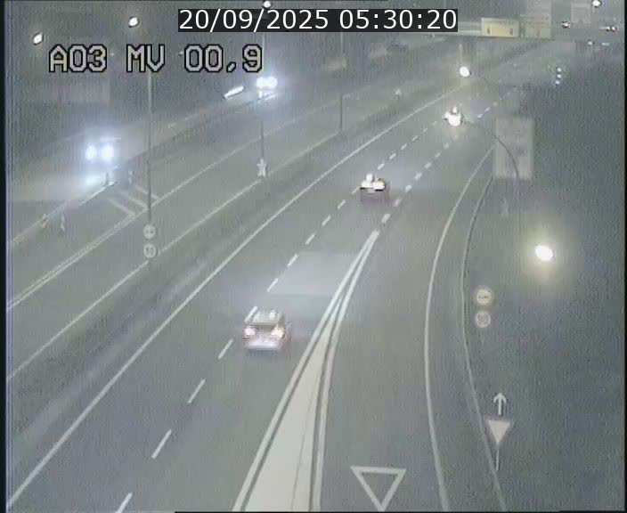 Traffic live webcam Luxembourg Croix de Gasperich - A3 - BK 0.4 - direction Luxembourg
