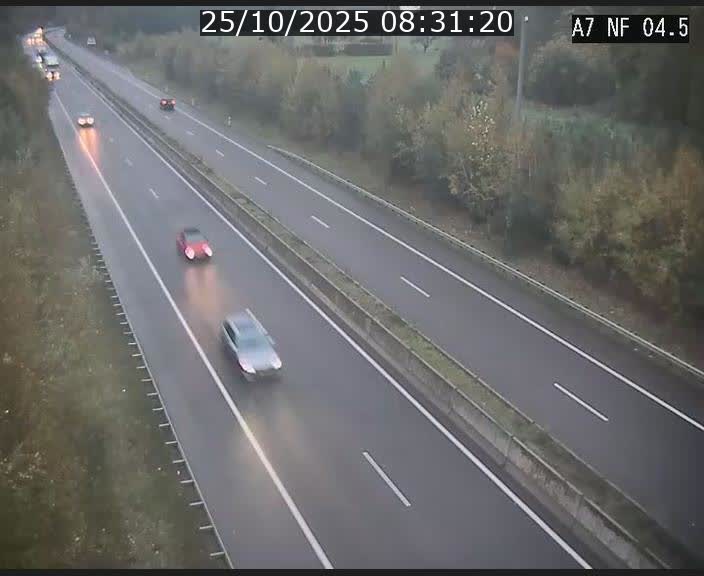 Caméra autoroute Luxembourg A7 - Passage à gibier Rëngelbour - direction Tunnel Grouft
