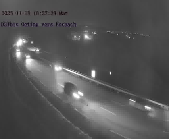 Caméra routière située sur D31bis (France) à Oeting, orientée vers Forbach, surveillant en continu la circulation locale et régionale.