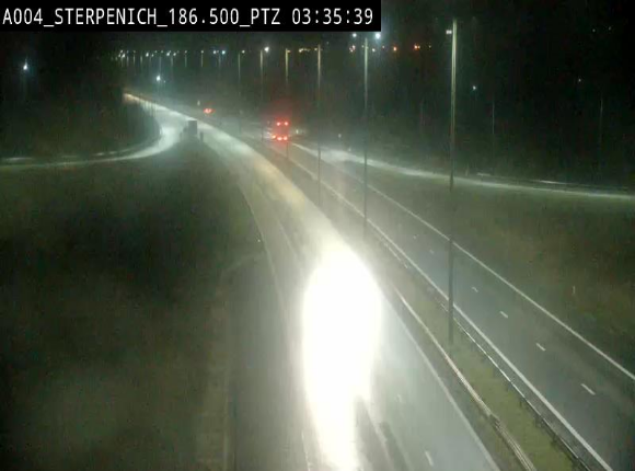 Webcam E411 à Sterpenich en Belgique près de la frontière du Luxembourg. Vue orientée vers Bruxelles