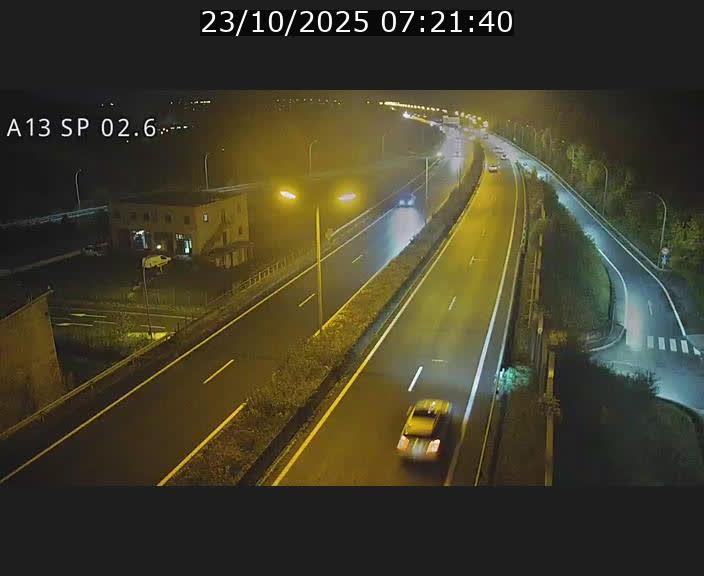 Traffic live webcam Luxembourg Sanem - A13 direction Pétange - BK 2.6